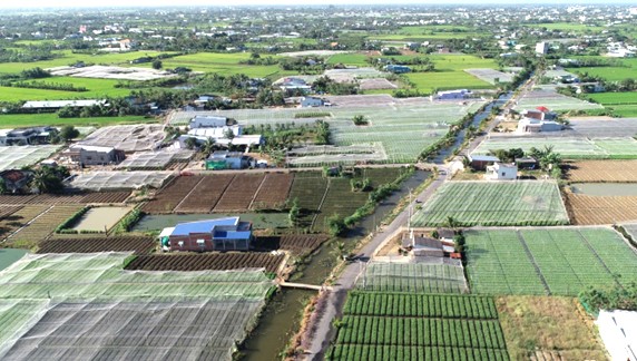 Việc ứng dụng khoa học - công nghệ vào sản xuất ngày càng được đẩy mạnh trên địa bàn huyện Gò Công Đông. Việc ứng dụng khoa học - công nghệ vào sản xuất ngày càng được đẩy mạnh trên địa bàn huyện Gò Công Đông.