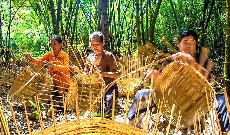 Bảo tồn làng nghề truyền thống trước thách thức của thời đại
