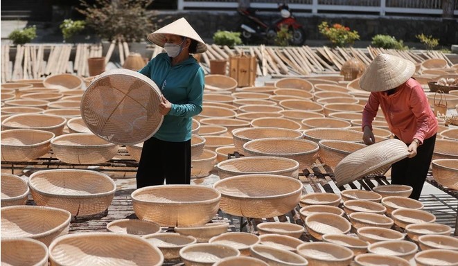 Bảo tồn làng nghề truyền thống trước thách thức của thời đại Bảo tồn làng nghề truyền thống trước thách thức của thời đại