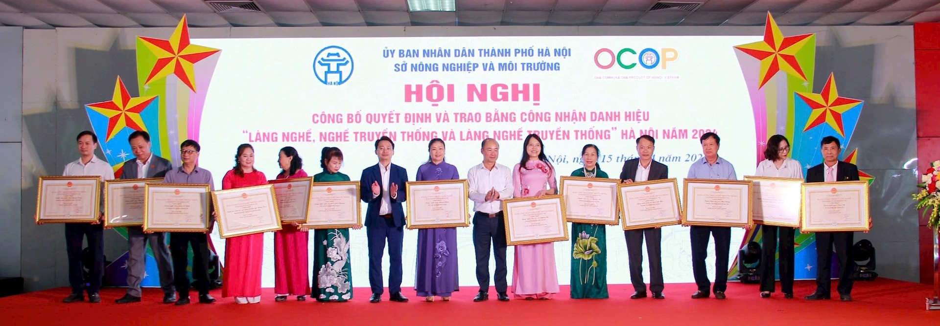 Hà Nội công nhận thêm 14 làng nghề và 108 sản phẩm OCOP cấp thành phố Hà Nội công nhận thêm 14 làng nghề và 108 sản phẩm OCOP cấp thành phố