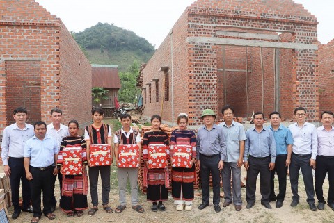 Bình Định: Vĩnh Thạnh quyết tâm hoàn thành xóa nhà tạm, nhà dột nát