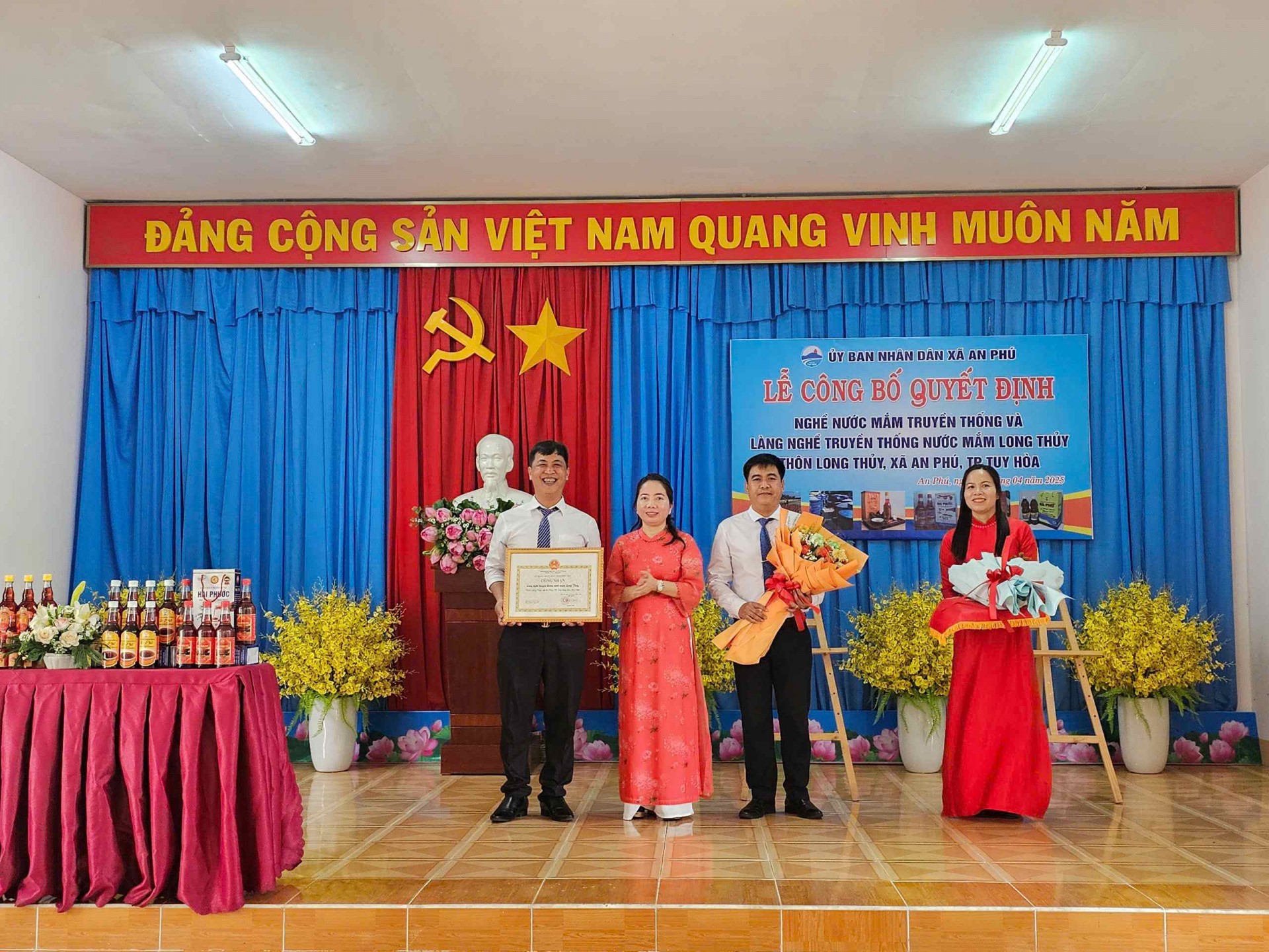 Nước mắm Long Thủy, tinh hoa của vùng biển Phú Yên Nước mắm Long Thủy, tinh hoa của vùng biển Phú Yên