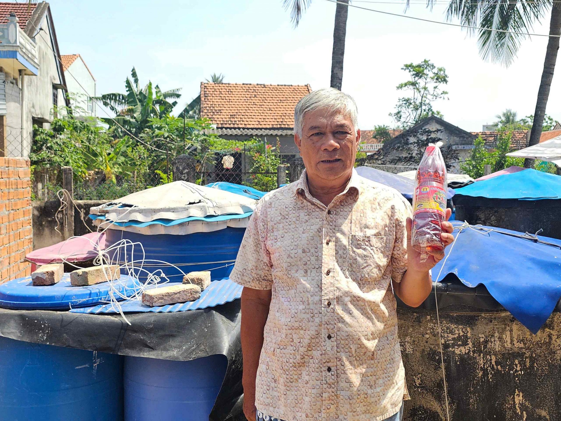 Nước mắm Long Thủy, tinh hoa của vùng biển Phú Yên Nước mắm Long Thủy, tinh hoa của vùng biển Phú Yên