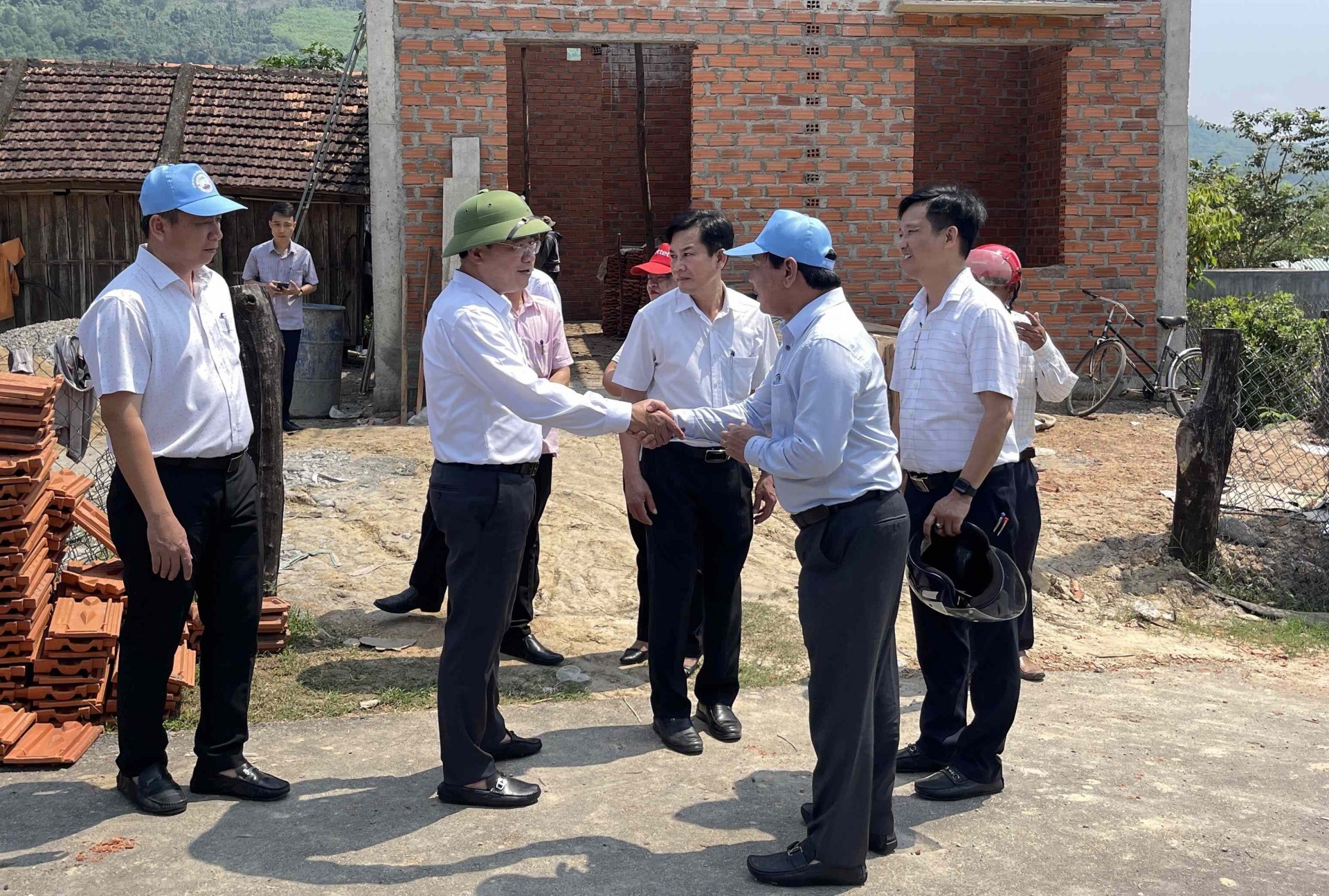 Bình Định: Huyện Tây Sơn huy động nguồn lực xã hội hỗ trợ xóa nhà tạm, nhà dột nát Bình Định: Huyện Tây Sơn huy động nguồn lực xã hội hỗ trợ xóa nhà tạm, nhà dột nát