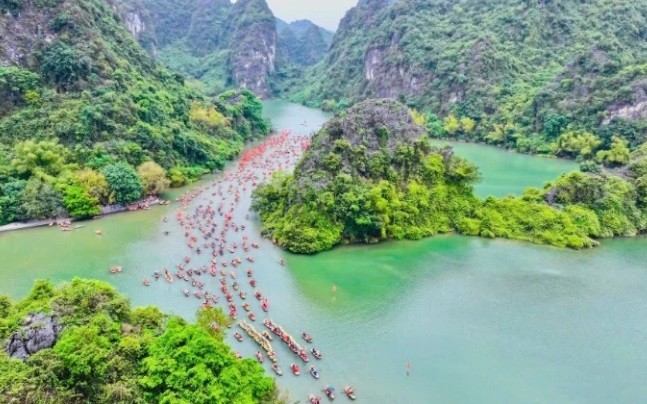Lễ hội Tràng An 2025-Lan tỏa giá trị di sản ngàn năm. (Ảnh: Sở Du lịch tỉnh Ninh Bình)
