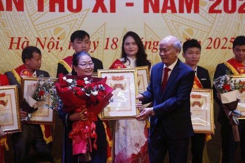 hiep hoi lang nghe viet nam phong tang 151 nghe nhan va cac danh hieu lang nghe