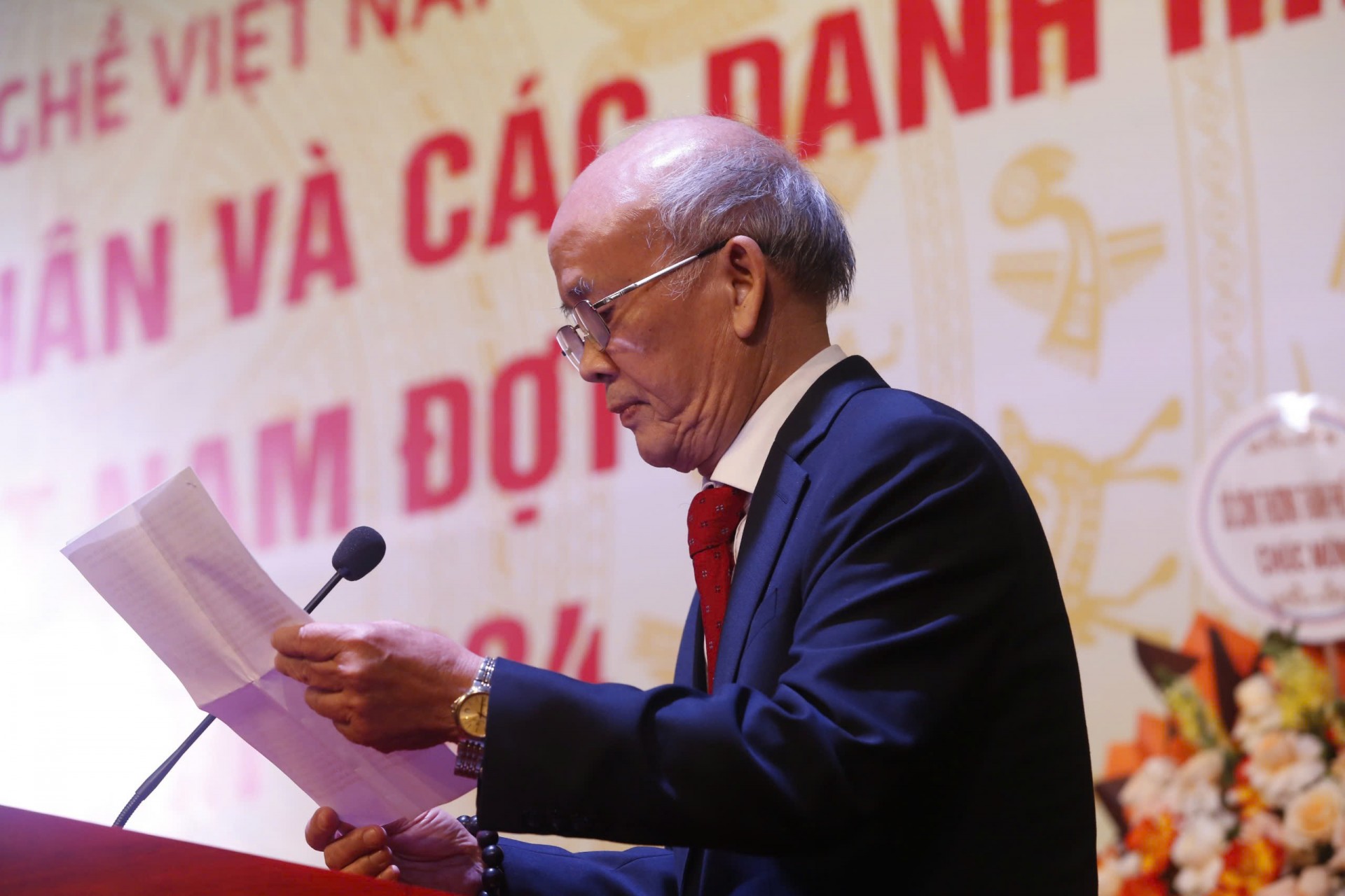 Hiệp hội Làng nghề Việt Nam phong tặng 151 nghệ nhân và các danh hiệu làng nghề Hiệp hội Làng nghề Việt Nam phong tặng 151 nghệ nhân và các danh hiệu làng nghề