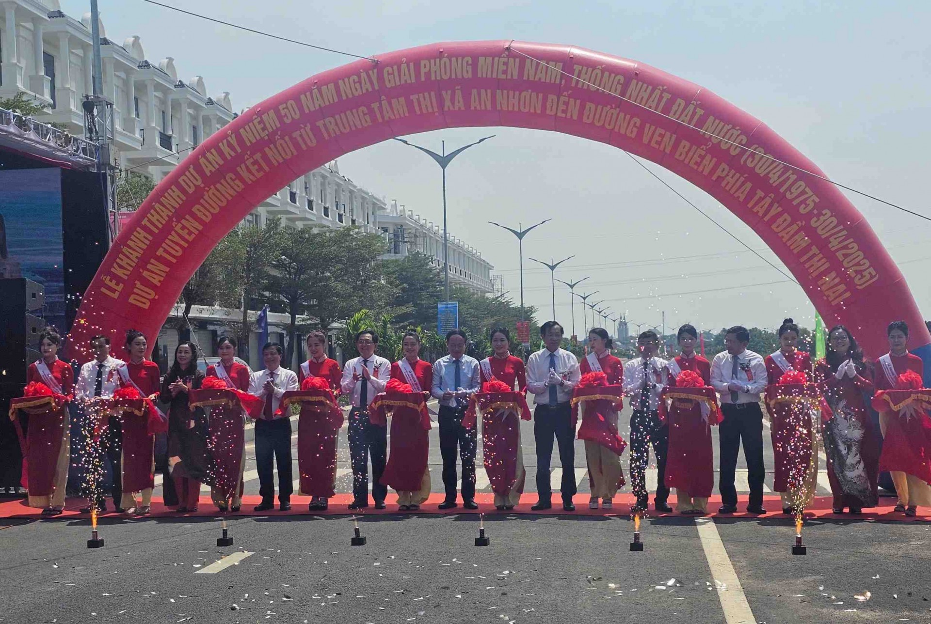 Bình Định khánh thành tuyến đường mở ra không gian phát triển mới về phía Tây đầm Thị Nại Bình Định khánh thành tuyến đường mở ra không gian phát triển mới về phía Tây đầm Thị Nại