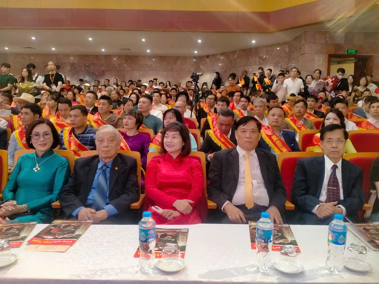 Hiệp hội Làng nghề Việt Nam phong tặng 151 nghệ nhận và các danh hiệu làng nghề Hiệp hội Làng nghề Việt Nam phong tặng 151 nghệ nhận và các danh hiệu làng nghề