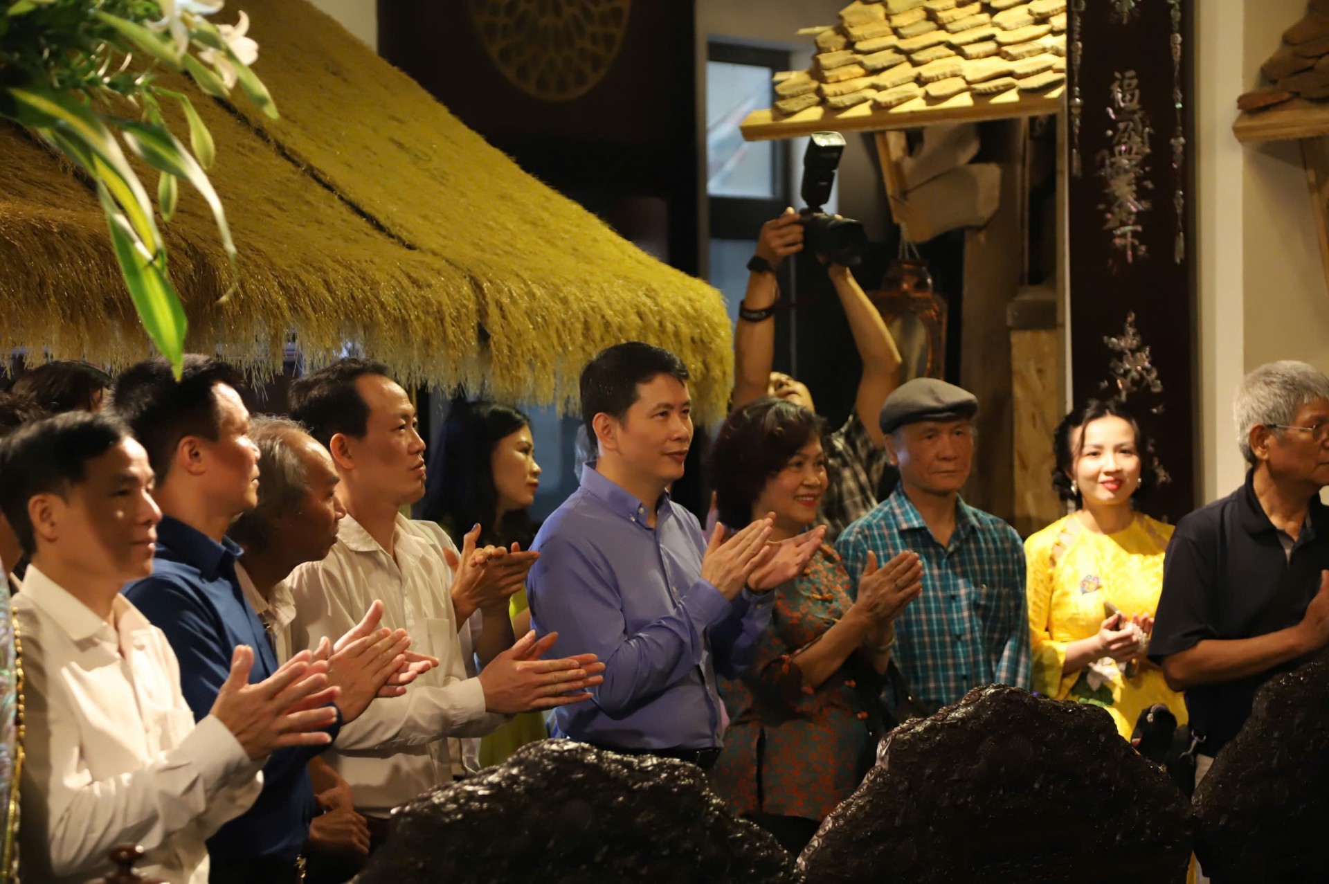 Nhiều hoạt động kỷ niệm 50 năm Ngày Giải phóng miền Nam tại phố cổ Hà Nội. Nhiều hoạt động kỷ niệm 50 năm Ngày Giải phóng miền Nam tại phố cổ Hà Nội.