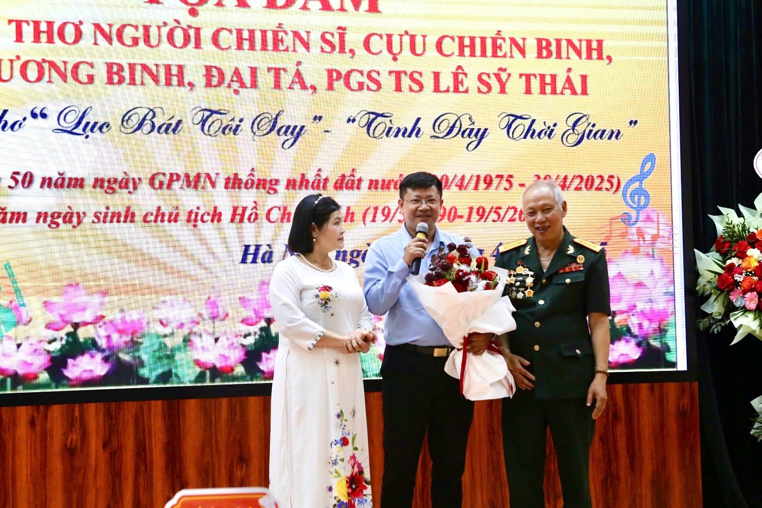 Tình thơ người lính trong tâm hồn dũng sĩ diệt xe cơ giới Lê Sỹ Thái Tình thơ người lính trong tâm hồn dũng sĩ diệt xe cơ giới Lê Sỹ Thái