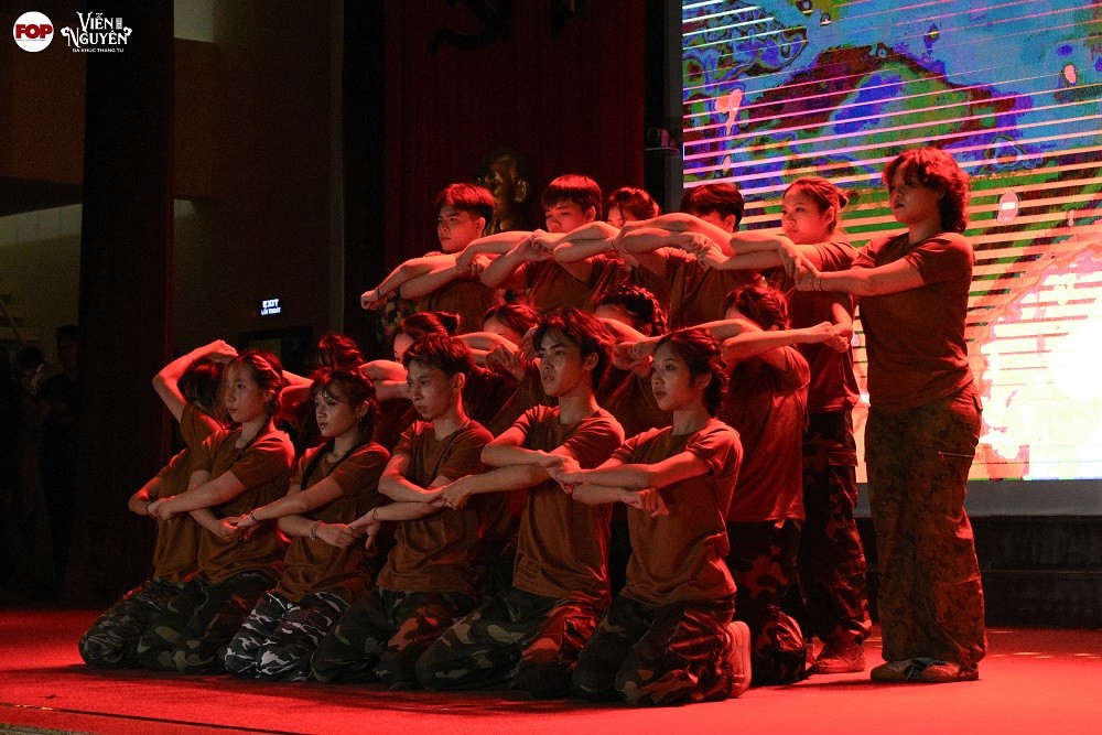 Sôi động đêm đại nhạc hội Dạ Khúc Tháng Tư 2025: Viễn Nguyên Sôi động đêm đại nhạc hội Dạ Khúc Tháng Tư 2025: Viễn Nguyên