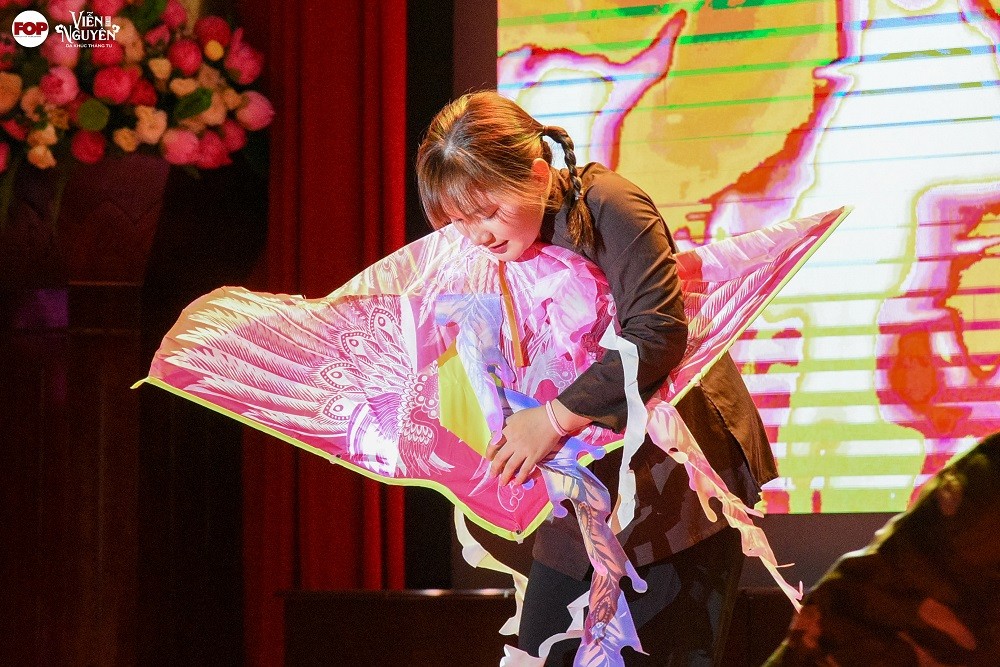 Sôi động đêm đại nhạc hội Dạ Khúc Tháng Tư 2025: Viễn Nguyên Sôi động đêm đại nhạc hội Dạ Khúc Tháng Tư 2025: Viễn Nguyên