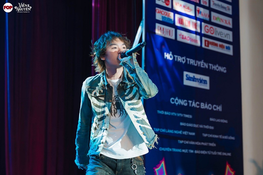 Sôi động đêm đại nhạc hội Dạ Khúc Tháng Tư 2025: Viễn Nguyên Sôi động đêm đại nhạc hội Dạ Khúc Tháng Tư 2025: Viễn Nguyên