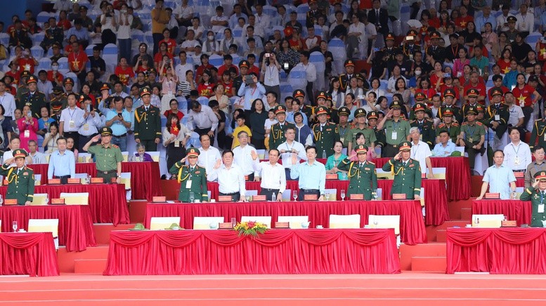 Các đồng chí lãnh đạo Đảng, Nhà nước và đại biểu dự buổi tổng duyệt