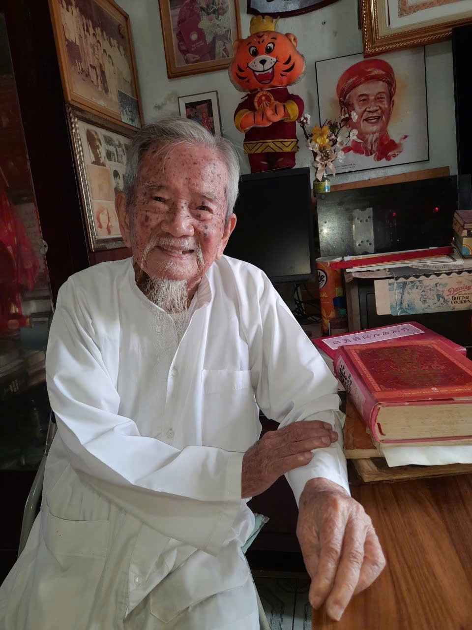 Ngày đất nước thống nhất qua lời kể người viết lại thời khắc lịch sử