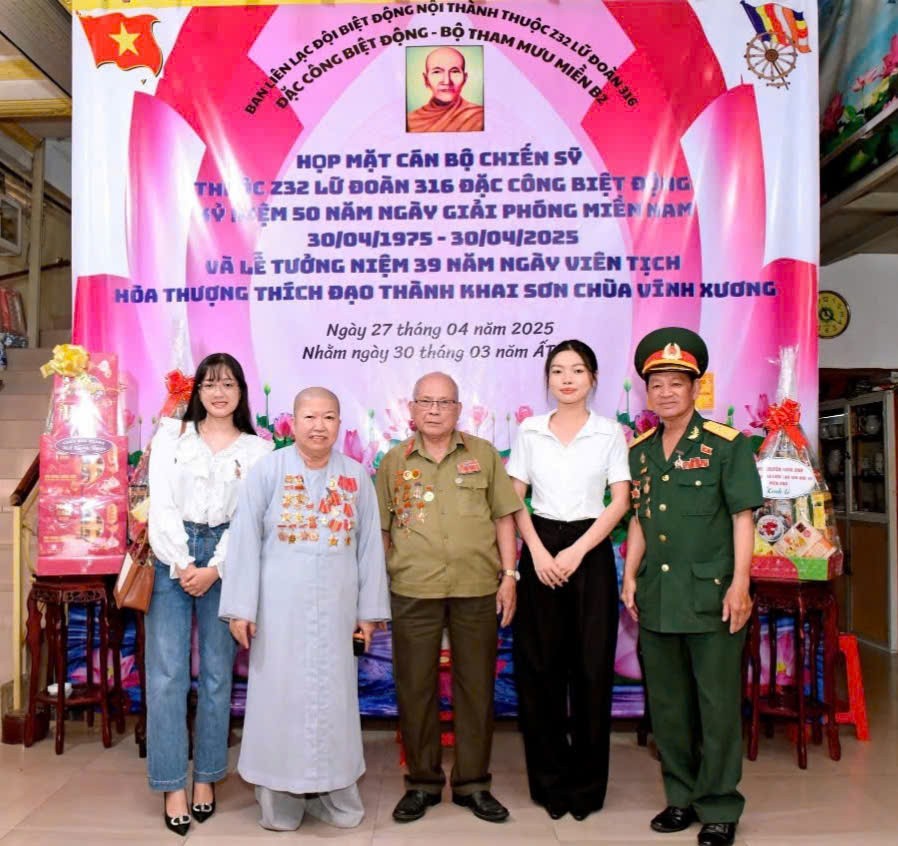 Phóng viên VPĐD tại TP. HCM đến tham dự buổi họp mặt truyền thống tại Chùa Vĩnh Xương Phóng viên VPĐD tại TP. HCM đến tham dự buổi họp mặt truyền thống tại Chùa Vĩnh Xương