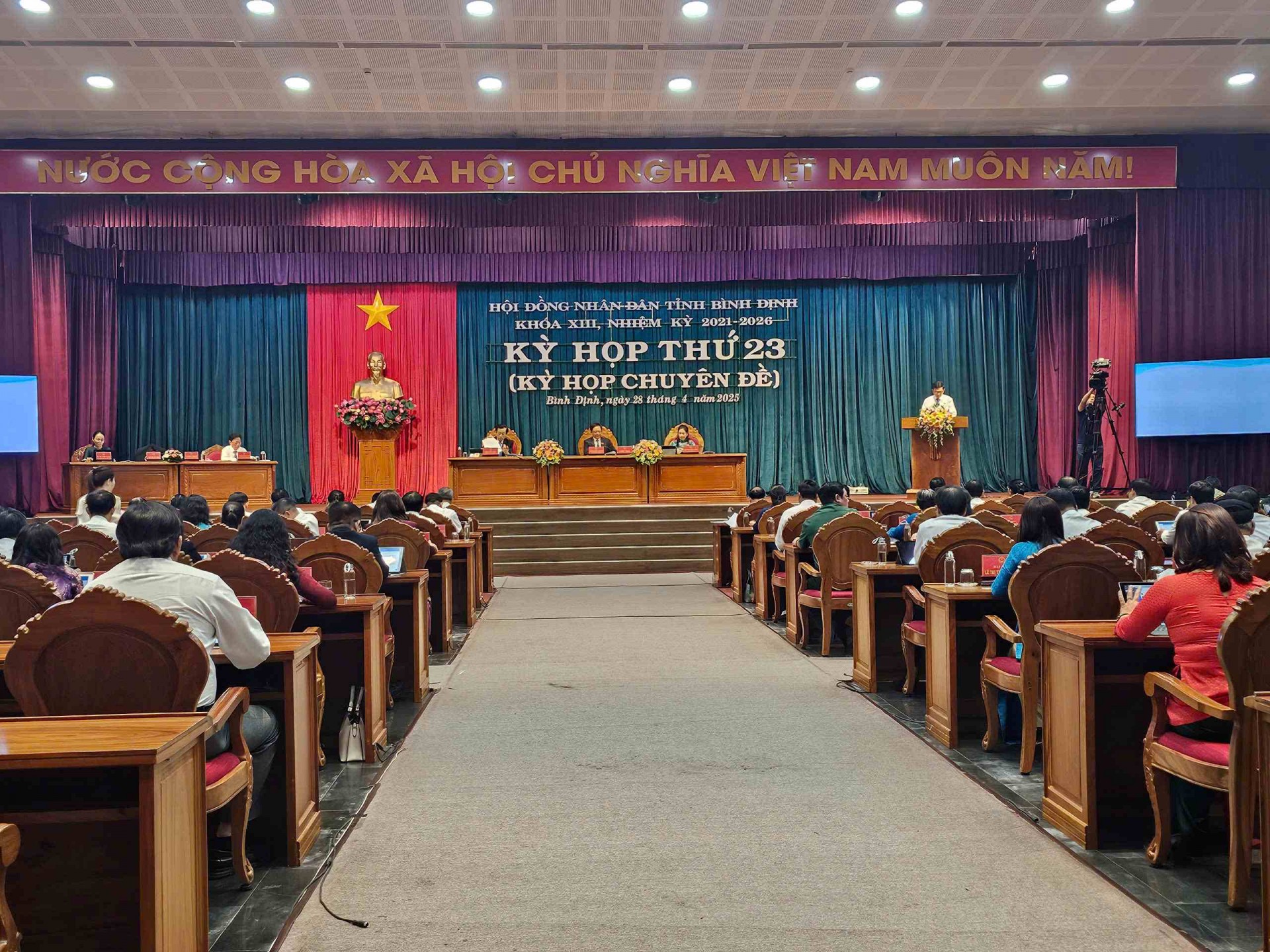 HĐND tỉnh Bình Định thông qua nghị quyết chủ trương sáp nhập tỉnh Bình Định và tỉnh Gia Lai HĐND tỉnh Bình Định thông qua nghị quyết chủ trương sáp nhập tỉnh Bình Định và tỉnh Gia Lai