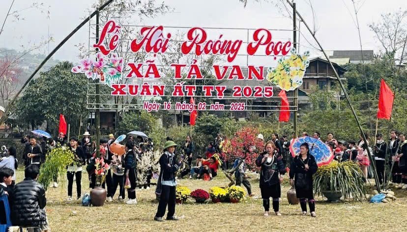 Chuỗi sự kiện hấp dẫn tại Lễ hội mùa hè Sa Pa 2025. Chuỗi sự kiện hấp dẫn tại Lễ hội mùa hè Sa Pa 2025.