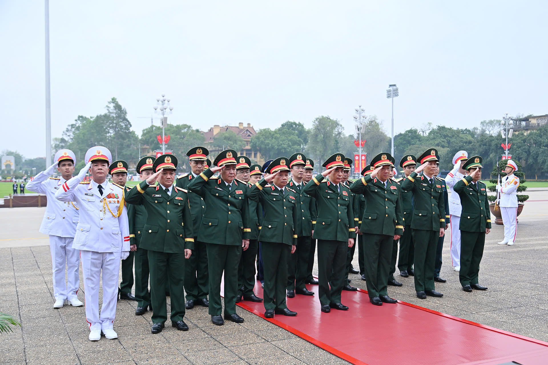 Lãnh đạo Đảng, Nhà nước vào Lăng viếng Chủ tịch Hồ Chí Minh nhân dịp 30/4 z6552145011374_37e169908c54ce901fd3765742d9a84d.jpg