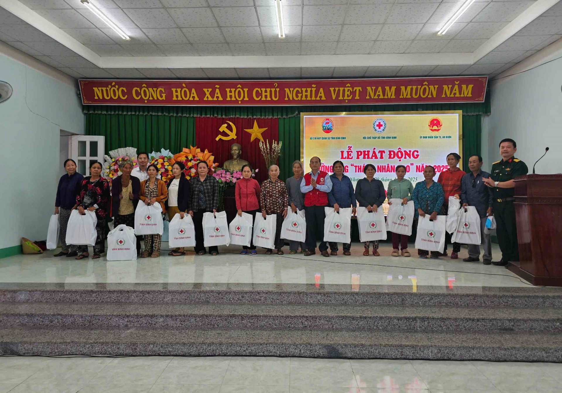 Bình Định chung sức xây dựng cộng đồng nhân ái Bình Định chung sức xây dựng cộng đồng nhân ái