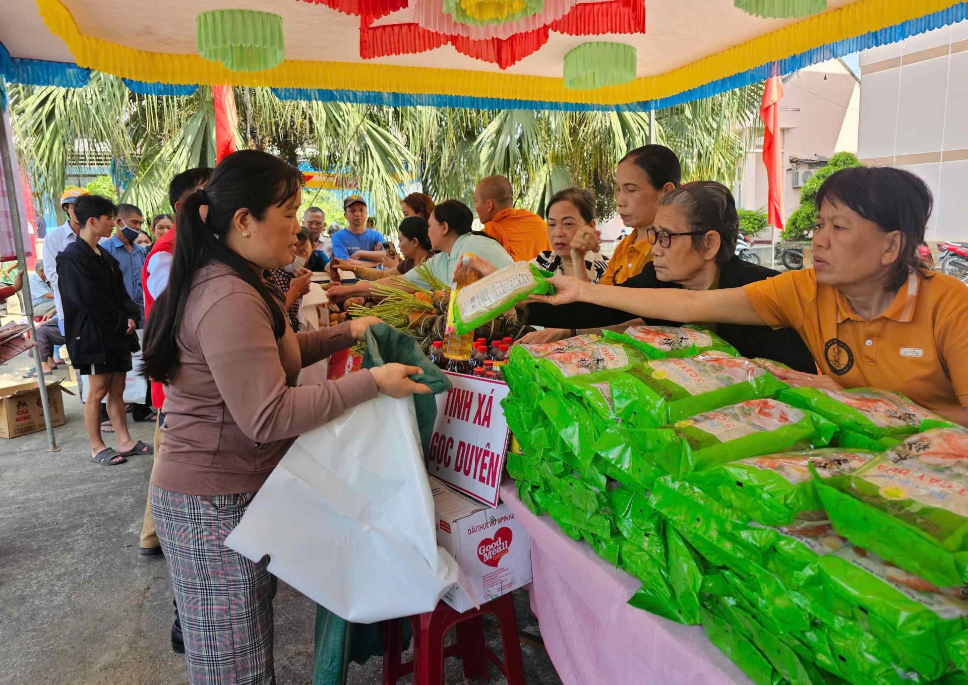 Bình Định chung sức xây dựng cộng đồng nhân ái Bình Định chung sức xây dựng cộng đồng nhân ái