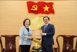 Bí thư Tỉnh ủy Bình Định tiếp xã giao Đoàn công tác quận Yongsan