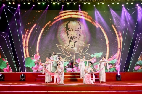 ha noi nhieu chuong trinh nghe thuat dac sac ky niem 135 nam ngay sinh chu tich ho chi minh