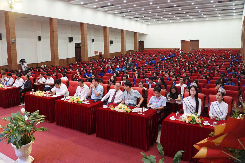 Phát động Cuộc thi viết “Vượt lên số phận” lần thứ VIII- Ảnh 8.