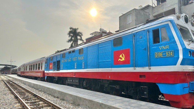 Khai trương đoàn tàu “Hoa Phượng Đỏ” và công bố ga Hải Phòng là điểm du lịch Khai trương đoàn tàu “Hoa Phượng Đỏ” và công bố ga Hải Phòng là điểm du lịch