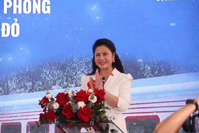 Khai trương đoàn tàu “Hoa Phượng Đỏ” và công bố ga Hải Phòng là điểm du lịch Khai trương đoàn tàu “Hoa Phượng Đỏ” và công bố ga Hải Phòng là điểm du lịch