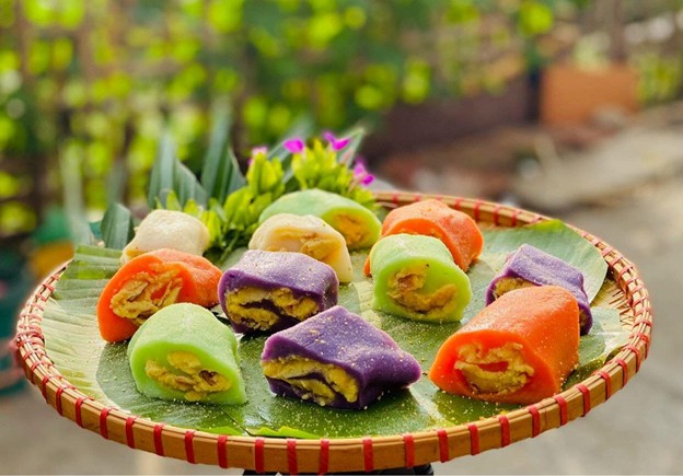 Giới trẻ gìn giữ món bánh truyền thống