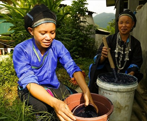Nghề nhuộm vải chàm của người Nùng