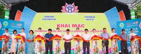 Khai mạc tuần hàng OCOP, làng nghề, nông sản an toàn TP Hà Nội năm 2025
