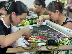 Làng nghề thêu Xuân Nẻo Thêu hồn dân tộc, dệt màu quê hương