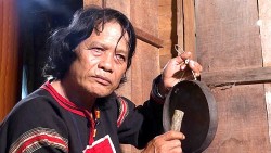 Nghệ nhân gìn giữ di sản cồng chiêng Tây Nguyên