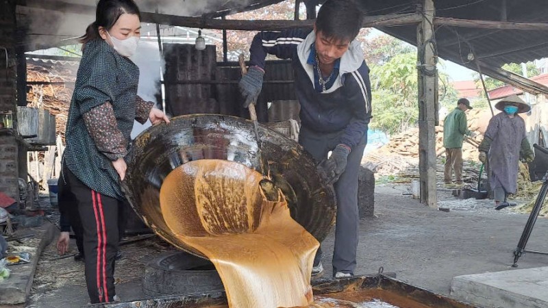 Làng nghề đường phên xóm Bó Tờ, thị trấn Hòa Thuận hình thành và phát triển trên 100 năm.