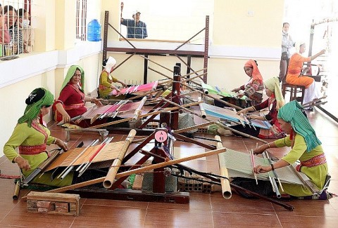 lang nghe my nghiep det hon van hoa cham