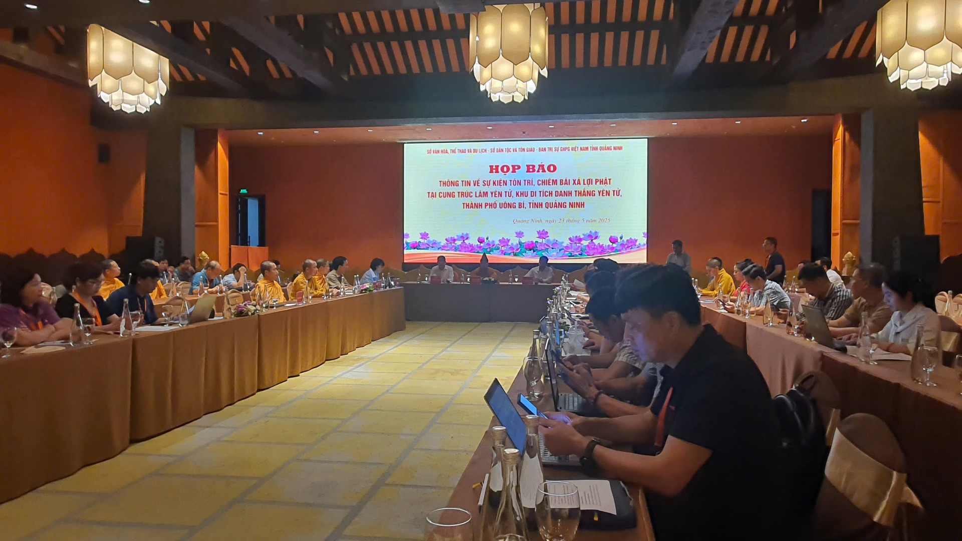 Người dân có thể chiêm bái miễn phí Xá Lợi Đức Phật tại Cung Trúc Lâm, Yên Tử, Quảng Ninh