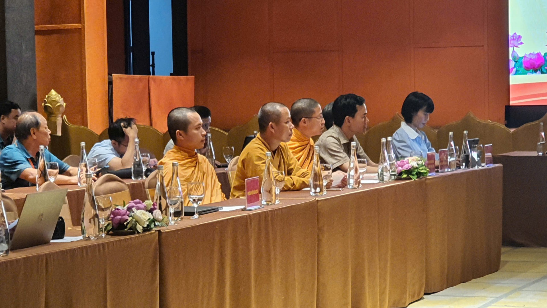 Người dân có thể chiêm bái miễn phí Xá Lợi Đức Phật tại Cung Trúc Lâm, Yên Tử, Quảng Ninh Người dân có thể chiêm bái miễn phí Xá Lợi Đức Phật tại Cung Trúc Lâm, Yên Tử, Quảng Ninh