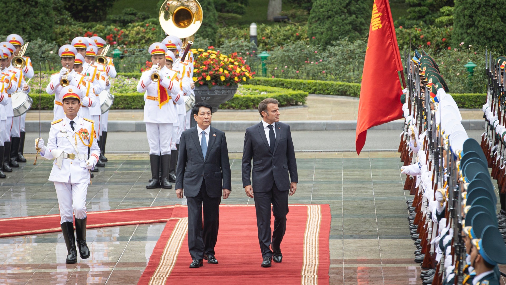 Lễ đón Tổng thống Pháp Emmanuel Macron thăm cấp nhà nước tới Việt Nam