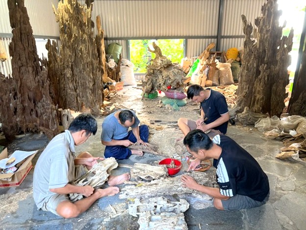 Làng nghề trầm hương Vạn Thắng hơn trăm năm tuổi Làng nghề trầm hương Vạn Thắng hơn trăm năm tuổi