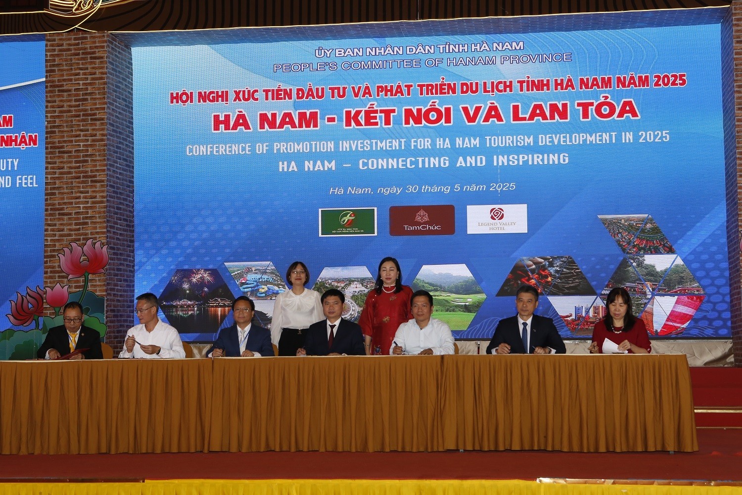 UBND tỉnh Hà Nam: Khơi thông nguồn lực để phát triển du lịch vươn tầm quốc tế UBND tỉnh Hà Nam: Khơi thông nguồn lực để phát triển du lịch vươn tầm quốc tế