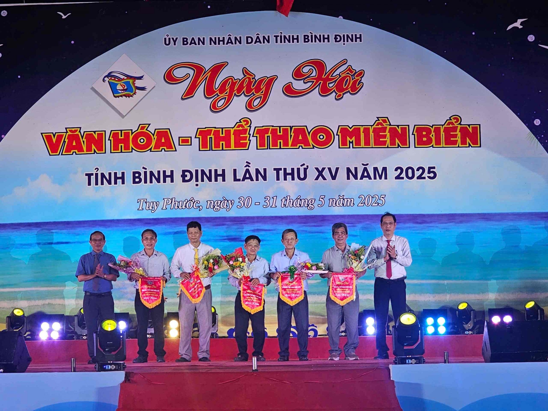 Phát huy bản sắc, giá trị văn hóa miền biển Bình Định Phát huy bản sắc, giá trị văn hóa miền biển Bình Định