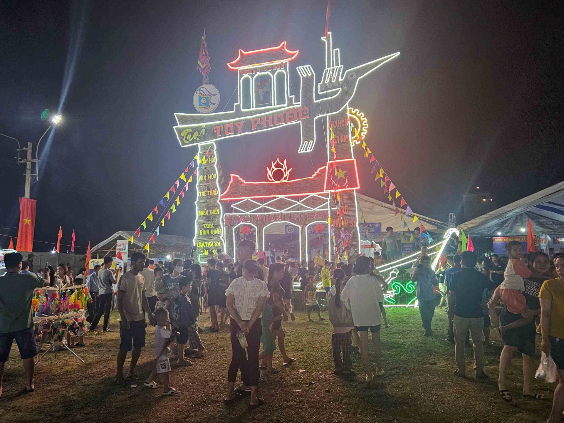 Phát huy bản sắc, giá trị văn hóa miền biển Bình Định Phát huy bản sắc, giá trị văn hóa miền biển Bình Định