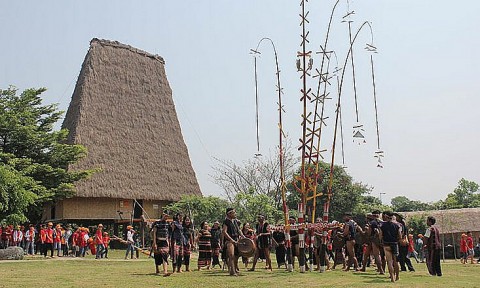 ruc ro sac mau van hoa cac dan toc tai ngay hoi gia dinh thang 6