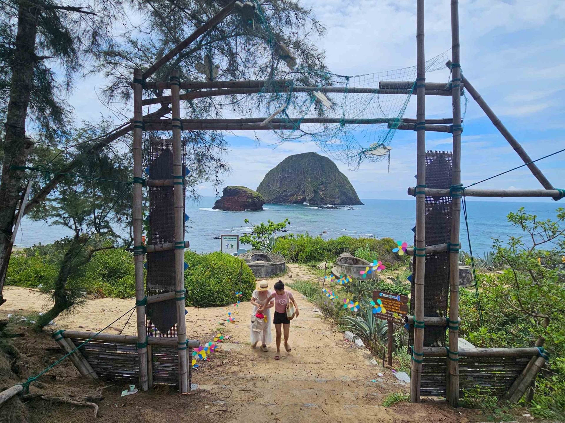 Hòn Yến – Tuyệt tác thiên nhiên giữa lòng biển Phú Yên