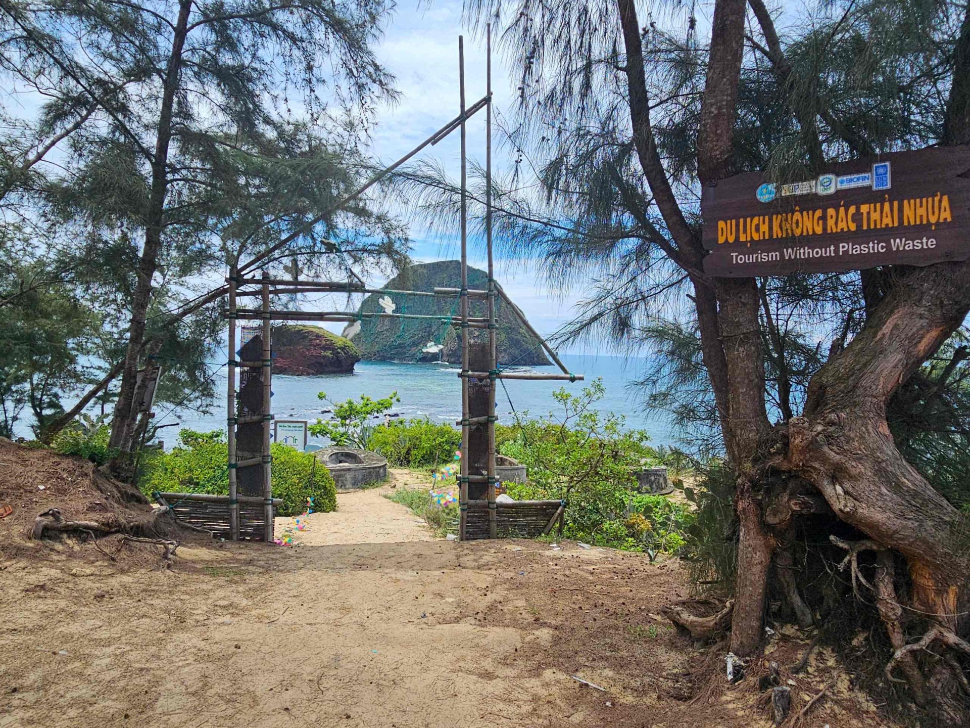 Hòn Yến – Tuyệt tác thiên nhiên giữa lòng biển Phú Yên