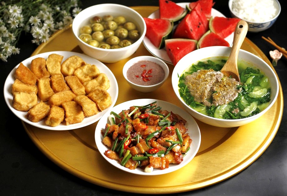 Thực phẩm nên ăn vào những ngày nắng nóng và cách đảm bảo an toàn thực phẩm