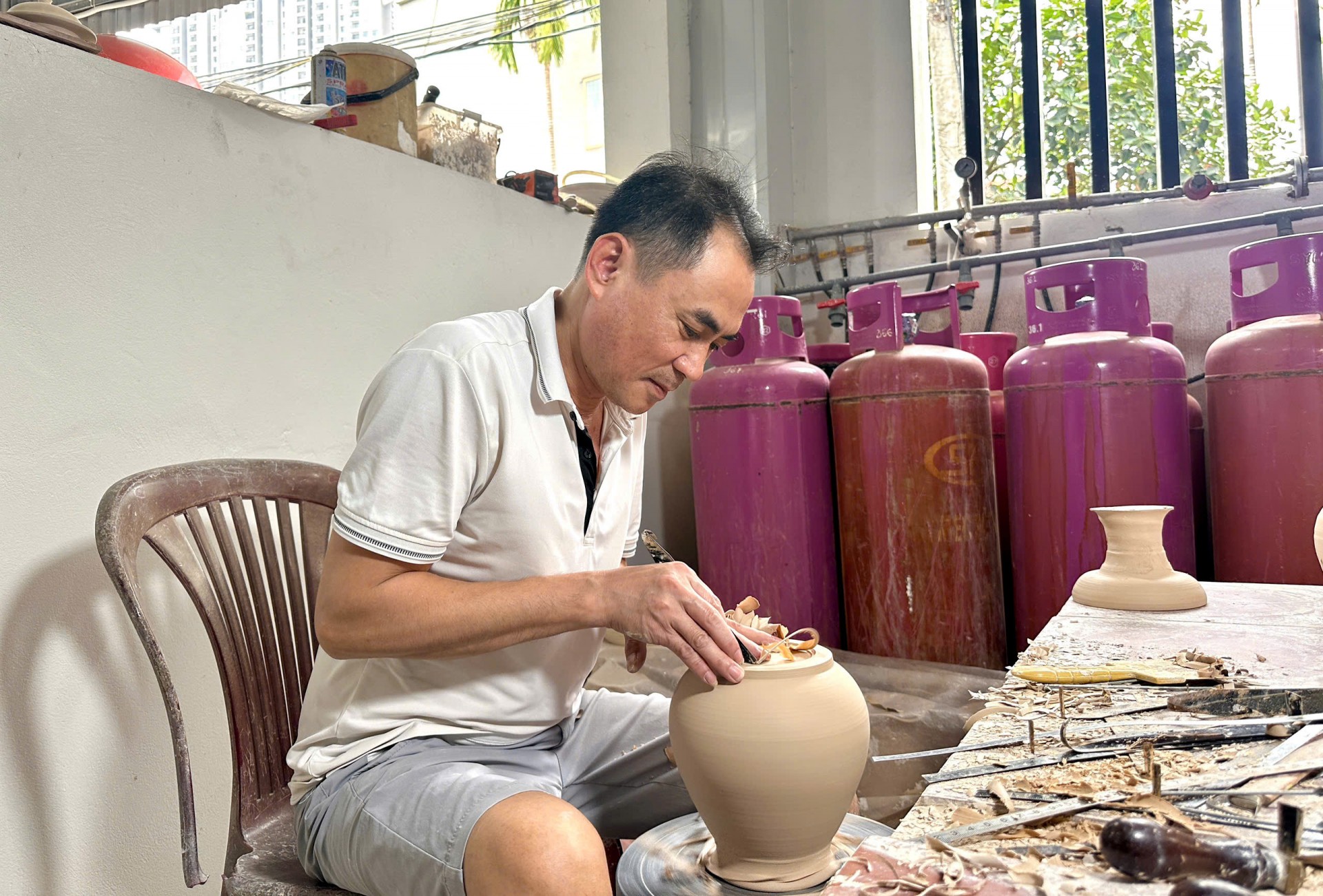 Nghệ nhân Lê Mạnh Tuấn – Người giữ hồn đất, thổi hồn cho “đất nở hoa”